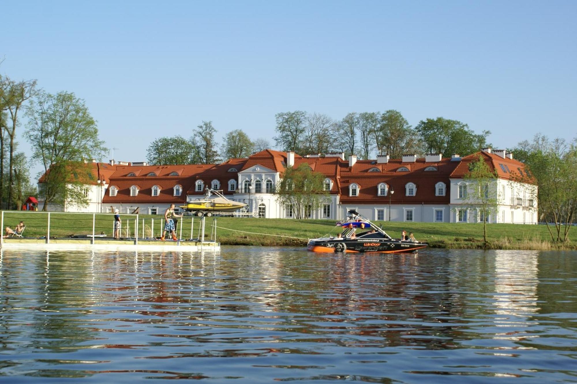Palac Domaniowski Wieniawa Exteriör bild